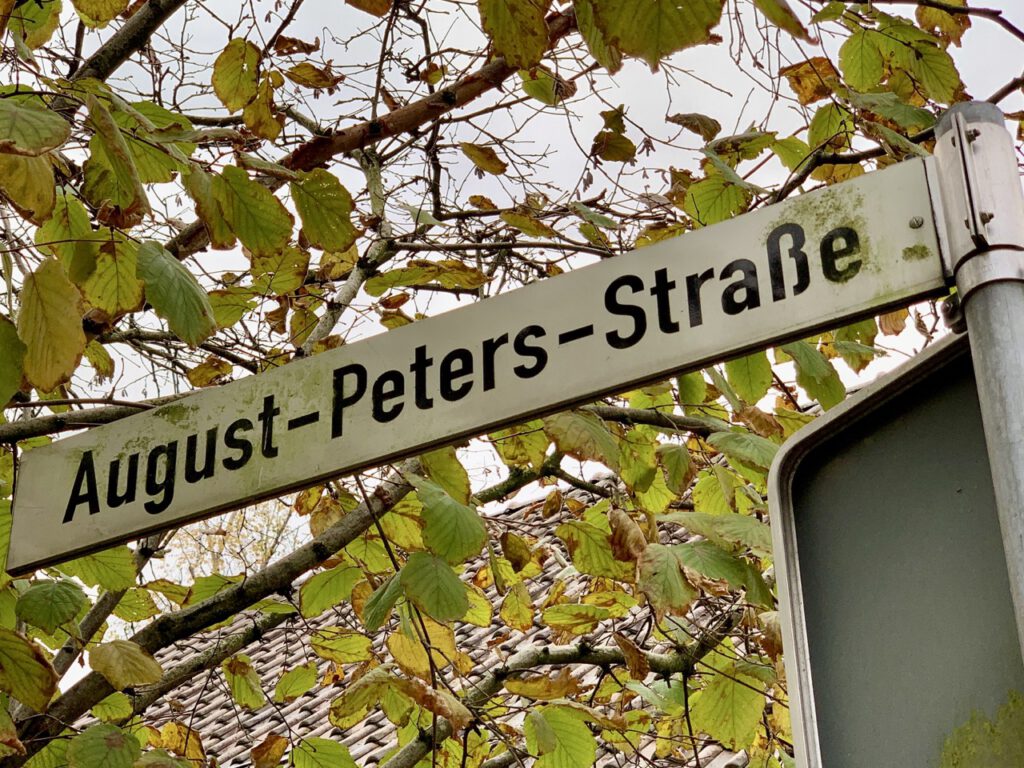 Straßenschild der August-Peters-Straße