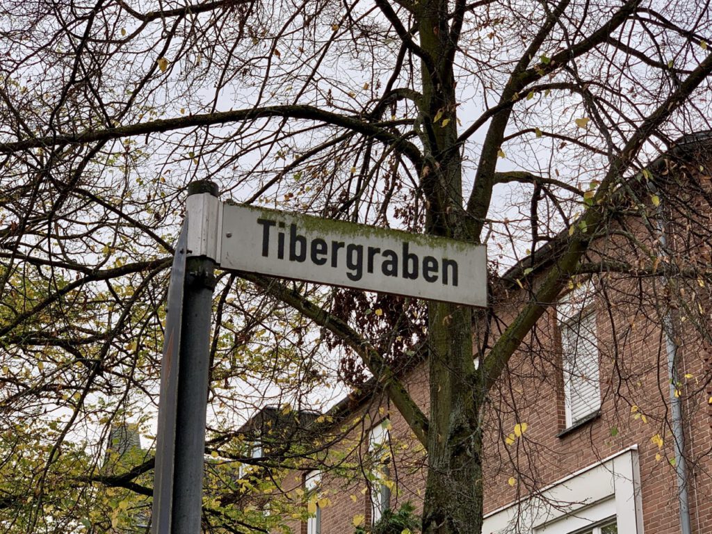 Kanal- und Straßenbaumaßnahme am Tibergraben in Schiefbahn, Stadt Willich.